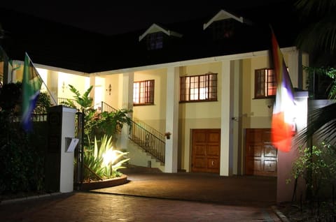 Golf and Garden Guesthouse Bed and Breakfast in Cape Town
