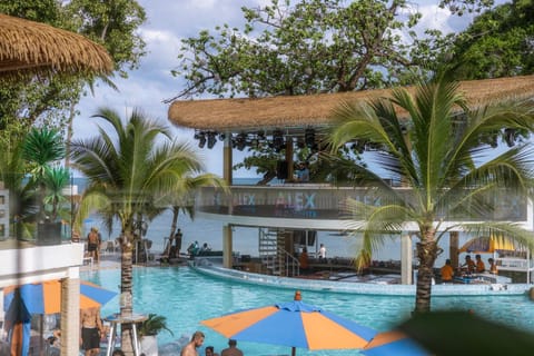 Day, Pool view, Swimming pool, sunbed