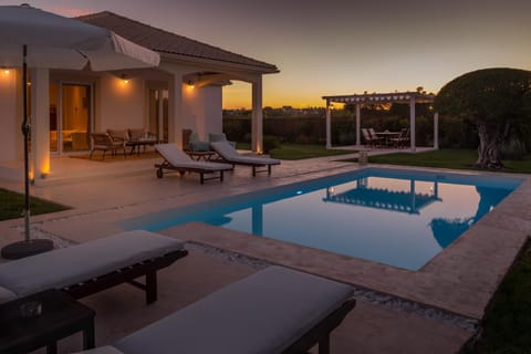 Balcony/Terrace, Dining area, Swimming pool