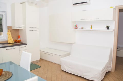 Garden, Library, Communal kitchen, On site, Non alcoholic drinks, group of guests, cot, bunk bed, Family