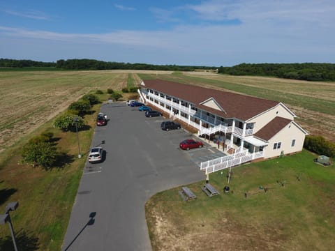 Facade/entrance, Bird's eye view