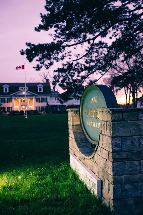 Riverbend Inn & Vineyard Hotel in Niagara-on-the-Lake