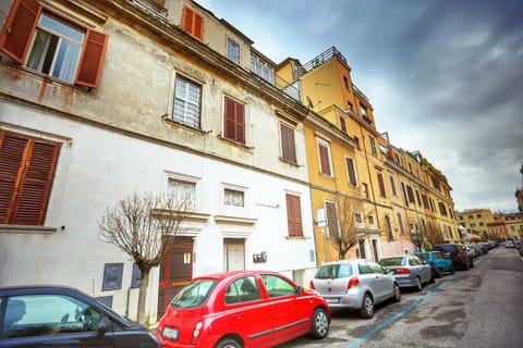 Gordon's Apartment Condo in Rome