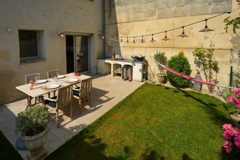 Patio, BBQ facilities, Balcony/Terrace