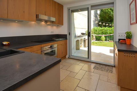 Patio, Coffee/tea facilities, Balcony/Terrace, Kitchen or kitchenette, dishwasher, microwave, oven, kitchen