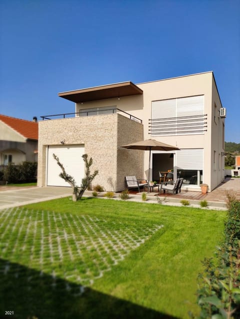 Patio, Lobby or reception