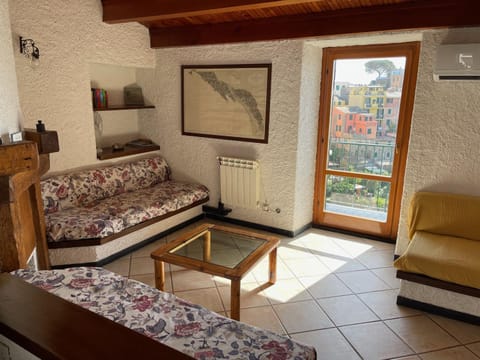 Living room, Photo of the whole room, Seating area
