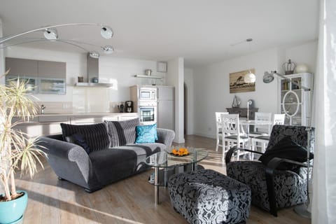 Kitchen or kitchenette, Living room, Dining area