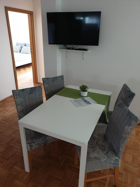 Apartment EMMA Ljubljana - FREE parking, AC, Wifi Apartment in Ljubljana