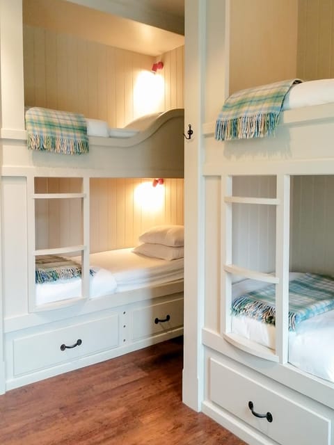 bunk bed