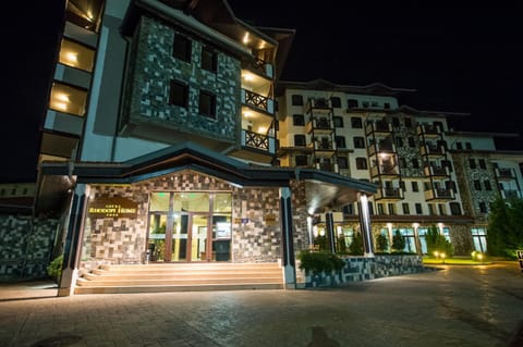 Rhodopi Home Hotel Chepelare - Half Board & Wellness Hotel in Plovdiv Province