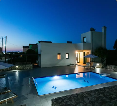 Property building, Night, Pool view, Swimming pool, sunbed