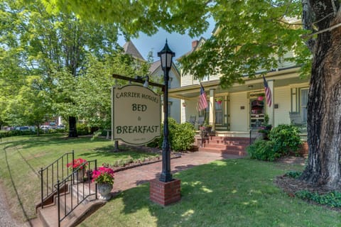 Carrier Houses Bed & Breakfast Bed and Breakfast in Tennessee