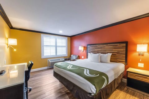 Quality Inn & Suites Hotel in Sacramento