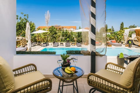 Balcony/Terrace, Pool view, Swimming pool