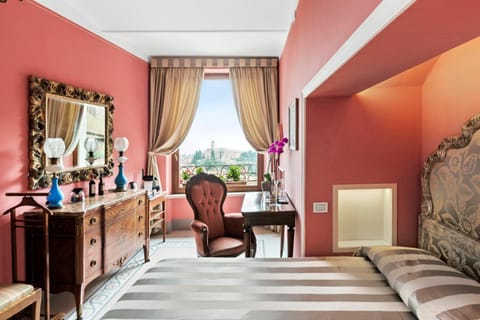 Photo of the whole room, Bedroom, City view