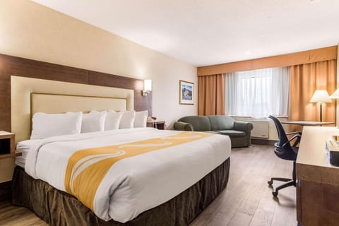 Quality Inn & Suites Hotel in Gatineau