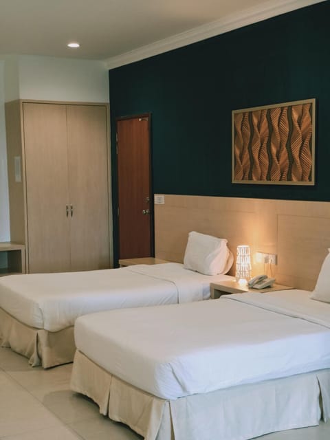 Golden View Serviced Apartments Condo in George Town