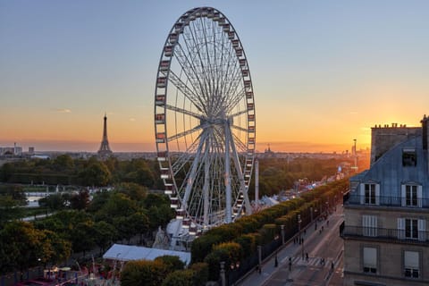 Nearby landmark, Natural landscape, City view, Garden view, Landmark view, Sunset