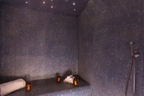 Steam room, Steam room