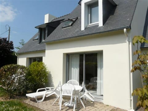 Property building, Facade/entrance, Off site