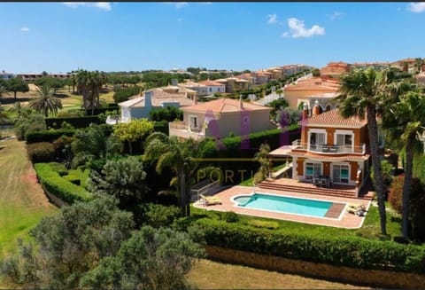 4 bed 4 bathroom villa Quinta da Boavista Villa in Lagos