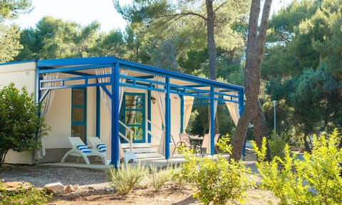 Property building, Patio, Natural landscape, Garden