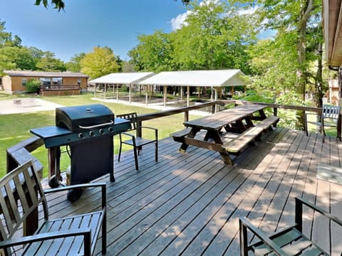 Island Club #65 House in South Bass Island