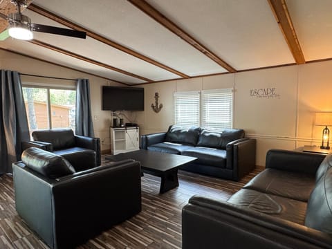 Island Club #6 House in South Bass Island