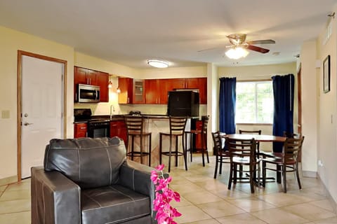 Put-in-Bay Poolview Condo #5 Casa in South Bass Island