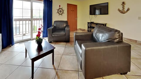 Put-in-Bay Poolview Condo #5 Casa in South Bass Island