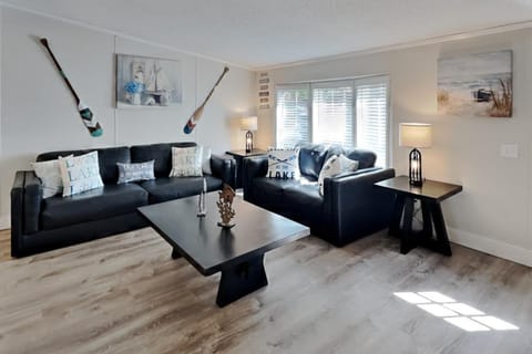 Island Club #4 House in South Bass Island