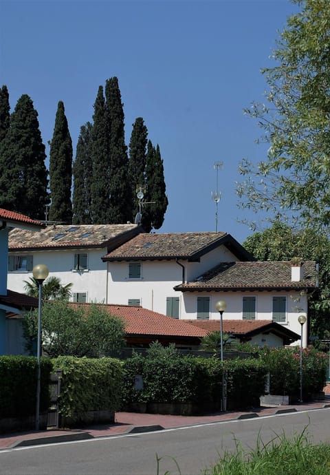 Facade/entrance, Street view