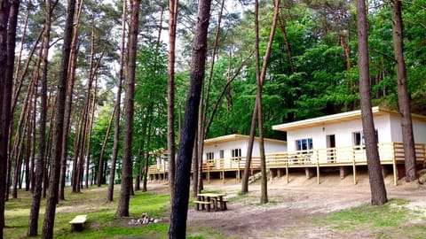 Property building, Facade/entrance, View (from property/room), Balcony/Terrace, On site, Lake view