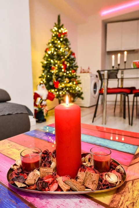 Living room, Decorative detail, Seating area, Dining area