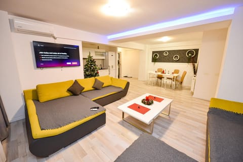 TV and multimedia, Living room, Seating area, air conditioner