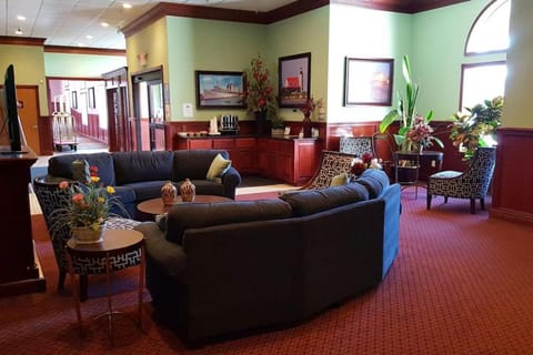 Mackinaw Beach and Bay Inn & Suites Estância in Mackinaw City