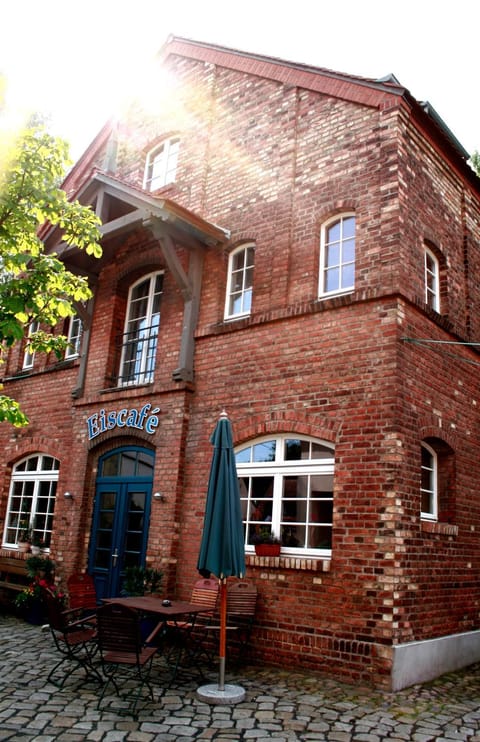 Property building, Facade/entrance, Garden view