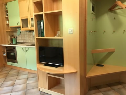 TV and multimedia, Kitchen or kitchenette, Living room