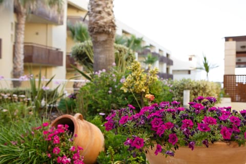 Property building, Day, Summer, Garden, View (from property/room), Decorative detail, Garden view