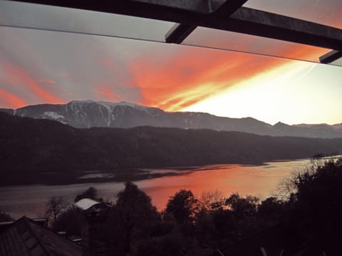 Balcony/Terrace, Lake view, Mountain view, Sunset