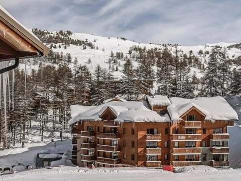 Property building, Winter, Mountain view