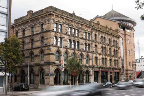 Facade/entrance