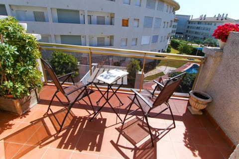 Balcony/Terrace, Garden view, Pool view