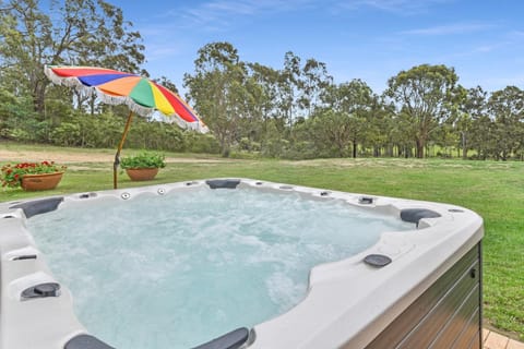 Hunter Valley Vineyard Large Family Farm Houses - Ironstone Estate Lovedale House in Lovedale