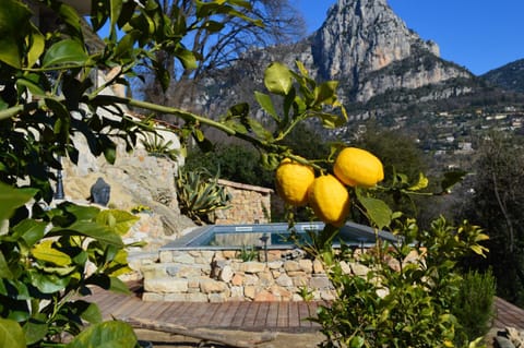 Au Pied des Baous Alojamiento y desayuno in Vence