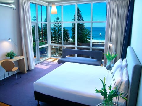 Bed, Photo of the whole room, Sea view