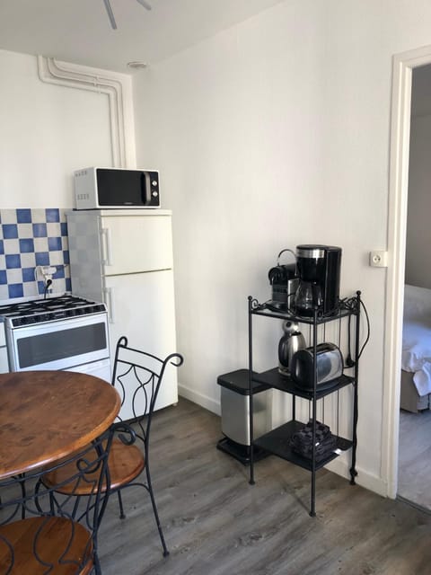 Coffee/tea facilities, Kitchen or kitchenette, minibar, pet friendly, stove, toaster