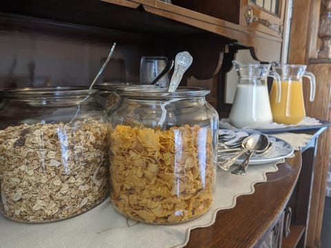 Food close-up, Dining area, Continental breakfast, Buffet breakfast