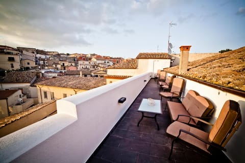 Balcony/Terrace, Landmark view